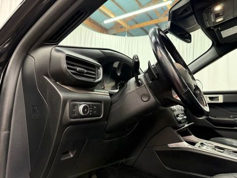 Used 2020 Ford Explorer Limited AWD/4WD image 18