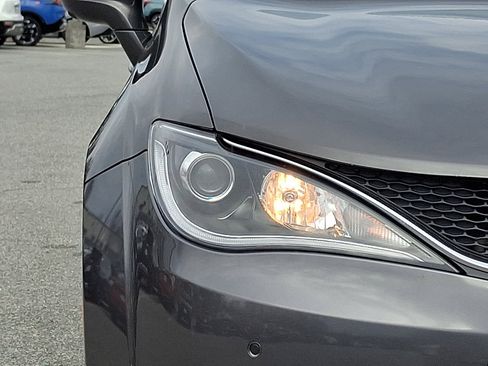 Used 2020 Chrysler Pacifica Touring-L Plus w/ Advanced Safetytec Group image 9