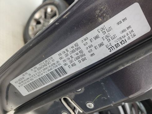 Used 2019 Jeep Cherokee Trailhawk w/ Cold Weather Group image 33