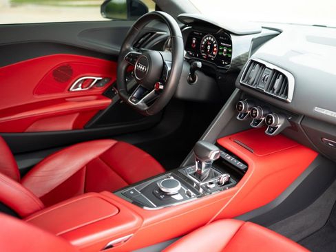 Used 2018 Audi R8 V10 RWD image 49