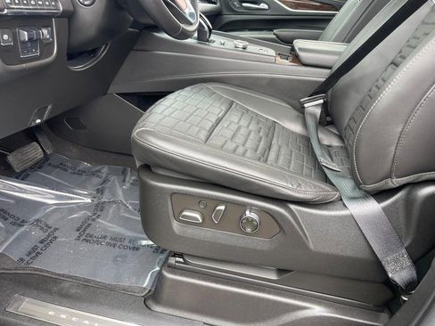 Used 2022 Cadillac Escalade ESV Sport Platinum image 26