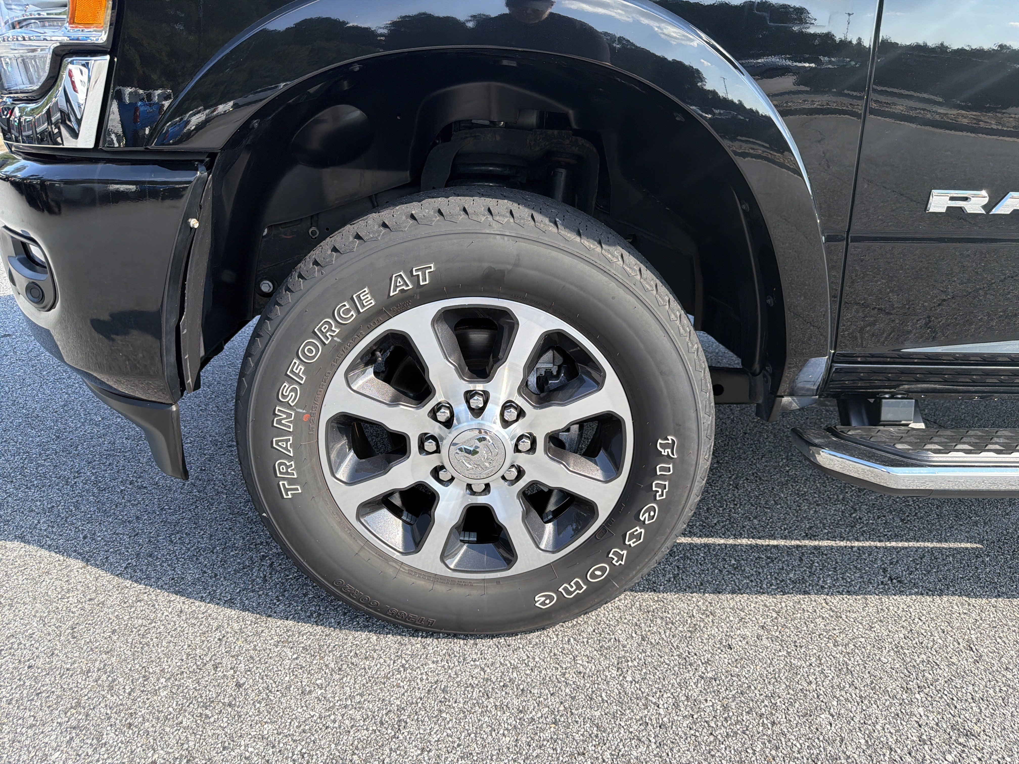 Used 2023 RAM 2500 Limited AWD/4WD image 13