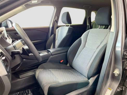 Used 2023 Nissan Rogue SV image 19