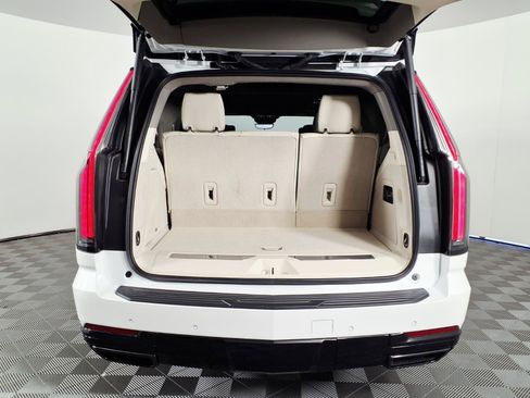 Certified 2025 Cadillac Escalade Sport Platinum AWD/4WD image 8