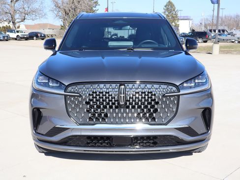 Used 2025 Lincoln Aviator Black Label image 2