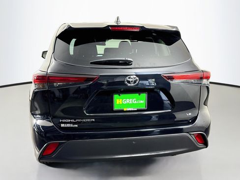 Used 2025 Toyota Highlander LE FWD image 8