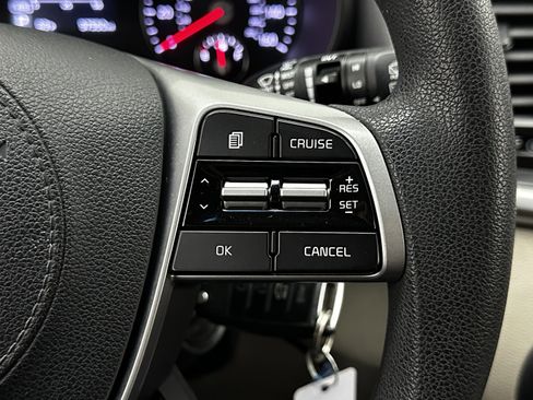 Used 2019 Kia Sorento LX image 22