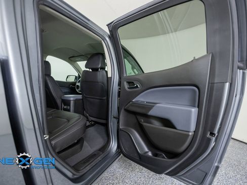 Used 2022 Chevrolet Colorado Z71 AWD/4WD image 35