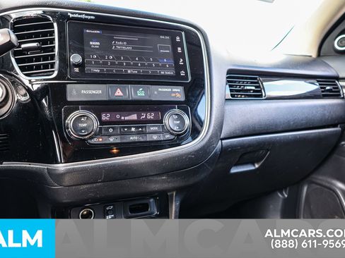Used 2018 Mitsubishi Outlander SE image 37