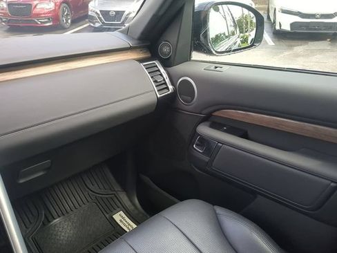 Used 2020 Land Rover Discovery HSE AWD/4WD image 21
