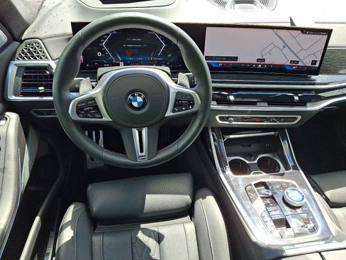Used 2025 BMW X7 M60i AWD/4WD image 12