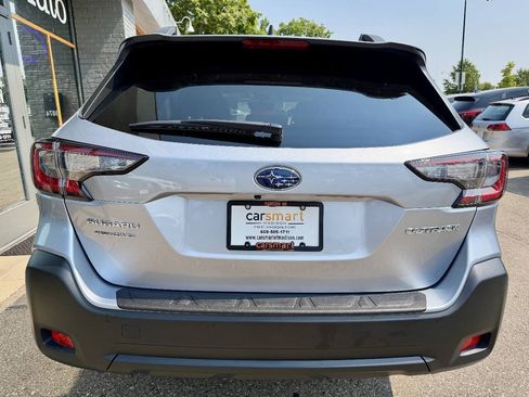 Used 2025 Subaru Outback Premium AWD/4WD image 8