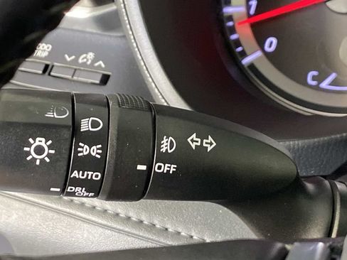 Used 2020 Toyota Highlander LE w/ Protection Package #3 AWD/4WD image 18
