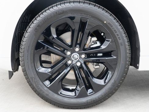 Used 2025 Jaguar F-PACE R-Dynamic S AWD/4WD image 10