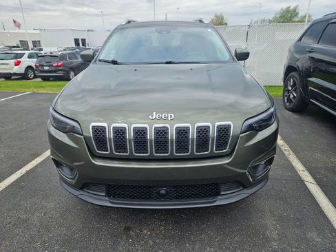 Used 2021 Jeep Cherokee Latitude Lux w/ Comfort/Convenience Group AWD/4WD image 2