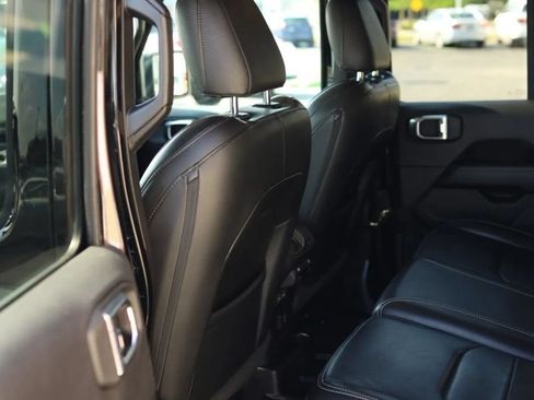 Used 2023 Jeep Wrangler Unlimited Sahara w/ Cold Weather Group AWD/4WD image 37
