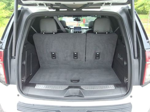 Used 2024 Chevrolet Tahoe RST w/ Luxury Package AWD/4WD image 17