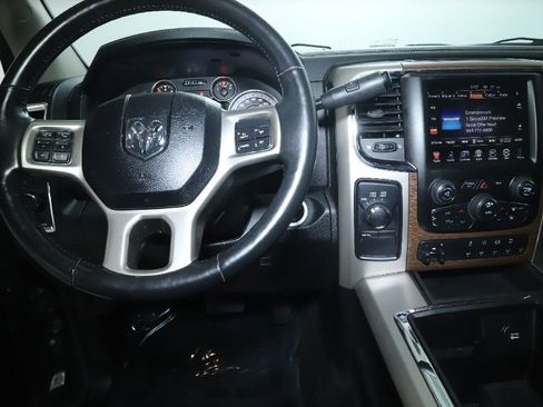 Used 2015 RAM 3500 Laramie w/ Convenience Group AWD/4WD image 27