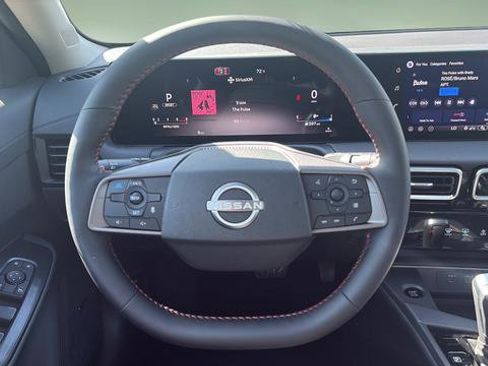 New 2026 Nissan Sentra SR FWD image 9