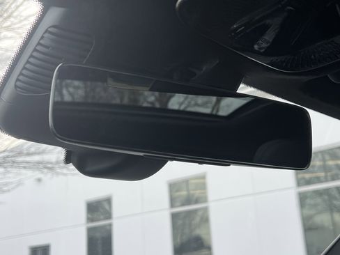 Used 2025 Mercedes-Benz GLC 300 4MATIC image 27