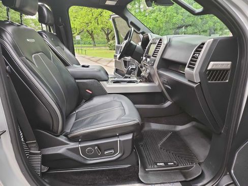 Used 2017 Ford F150 Platinum w/ Equipment Group 701A Luxury AWD/4WD image 47