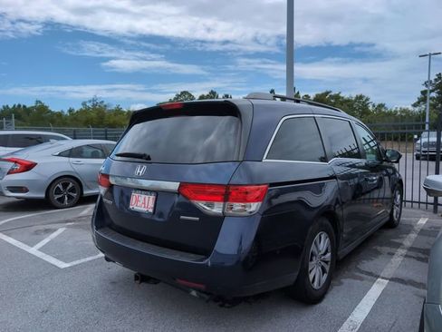 Used 2017 Honda Odyssey SE image 3