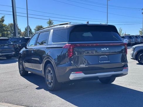New 2026 Kia Carnival EX FWD image 5