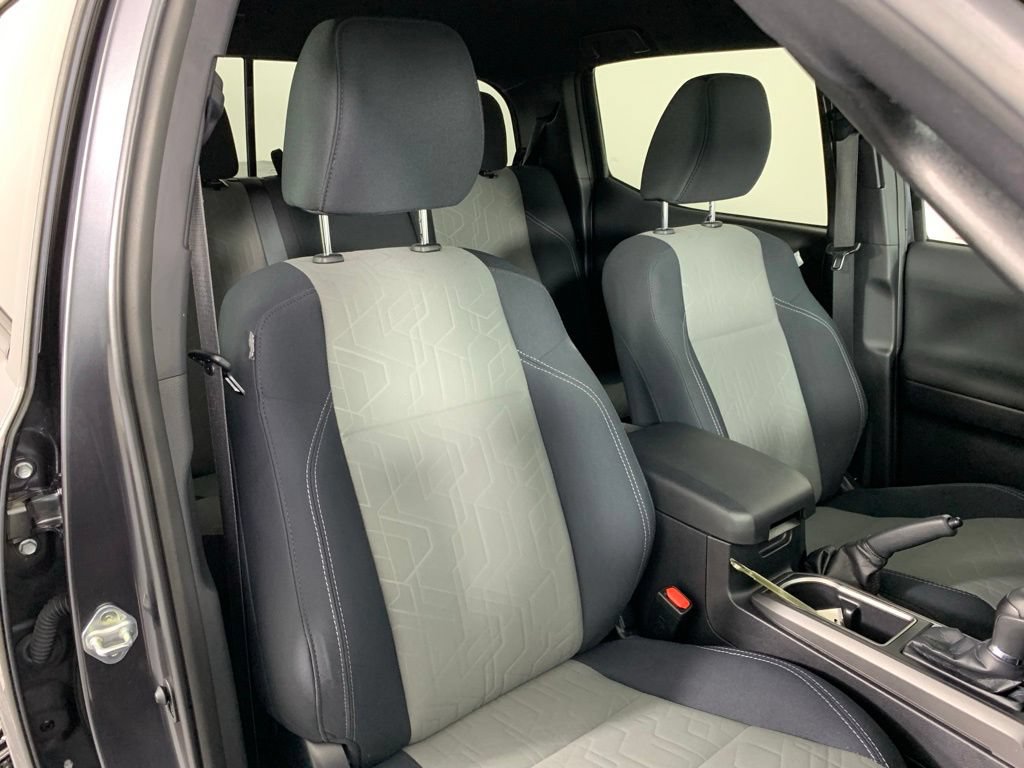 Certified 2021 Toyota Tacoma TRD Off-Road AWD/4WD image 20