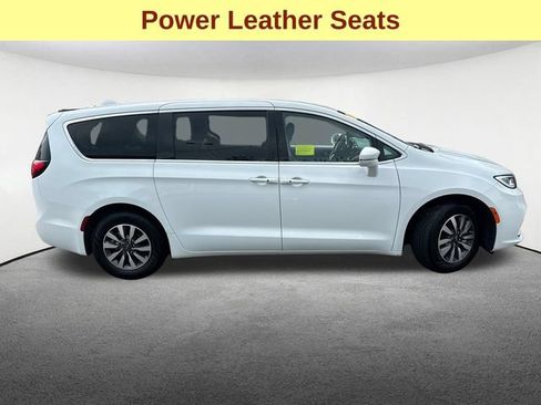 Used 2022 Chrysler Pacifica Touring-L FWD image 10