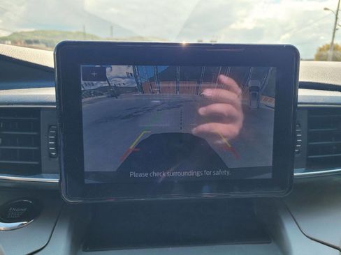 Used 2022 Ford Explorer XLT w/ Equipment Group 202A image 21