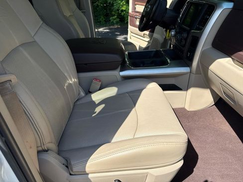 Used 2018 RAM 1500 Laramie AWD/4WD image 12