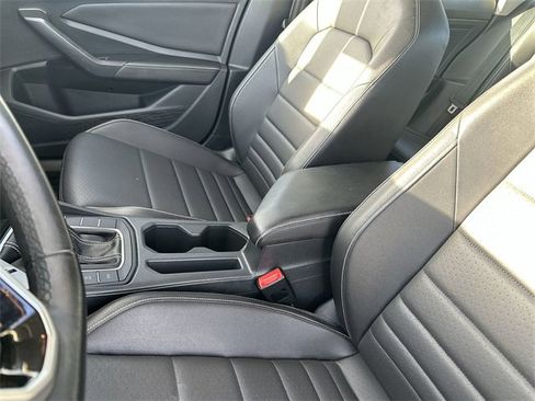 Used 2024 Volkswagen Jetta SE image 24