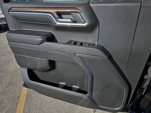 Used 2024 Chevrolet Silverado 1500 LT Trail Boss image 25