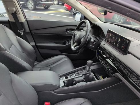 Used 2024 Honda Accord Touring image 10