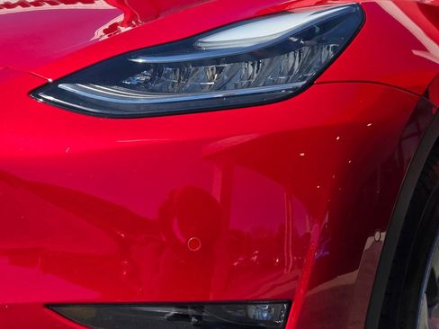 Used 2021 Tesla Model Y Long Range image 13