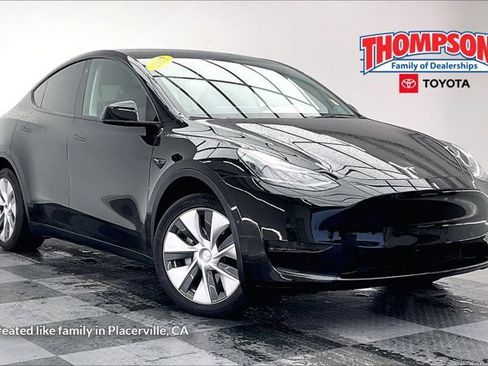 Used 2022 Tesla Model Y Long Range image 1