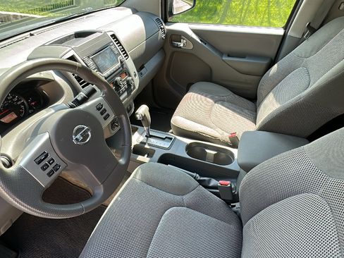 Used 2015 Nissan Frontier SV w/ SV Value Truck Package AWD/4WD image 23