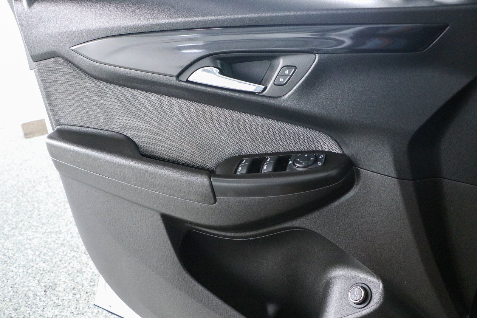 Used 2025 Chevrolet TrailBlazer LT w/ Convenience Package FWD image 21