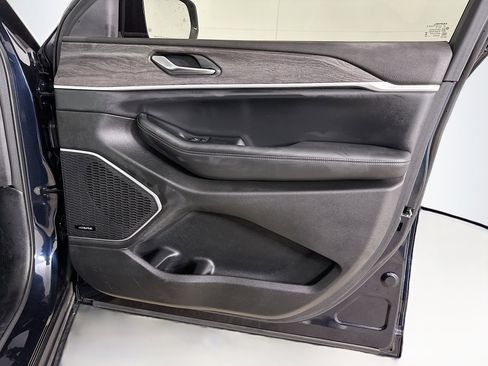 Used 2023 Jeep Grand Cherokee 4WD 4xe image 33