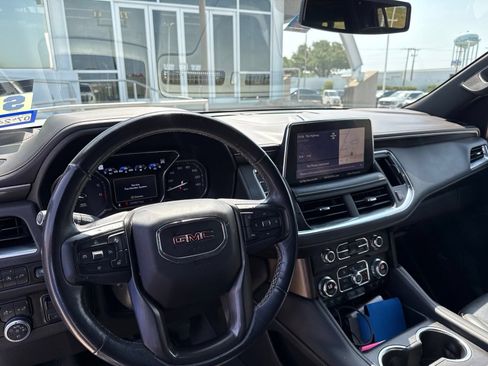 Used 2021 GMC Yukon XL AT4 w/ AT4 Premium Plus Package AWD/4WD image 18