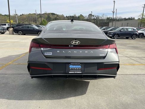 New 2026 Hyundai Elantra Blue FWD image 4