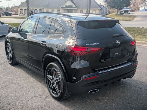 Used 2025 Mercedes-Benz GLA 250 4MATIC image 5
