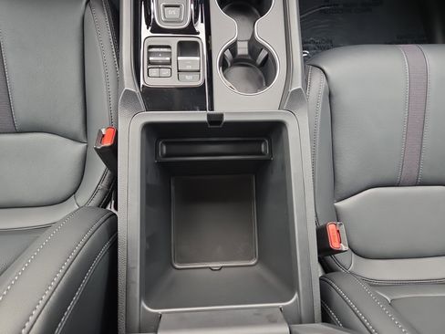 New 2025 Honda Pilot Touring image 30