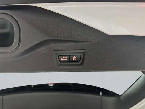 Used 2023 BMW ALPINA XB7 ALPINA XB7 image 40