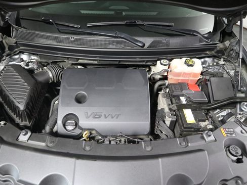 Used 2020 Chevrolet Traverse LT FWD image 13