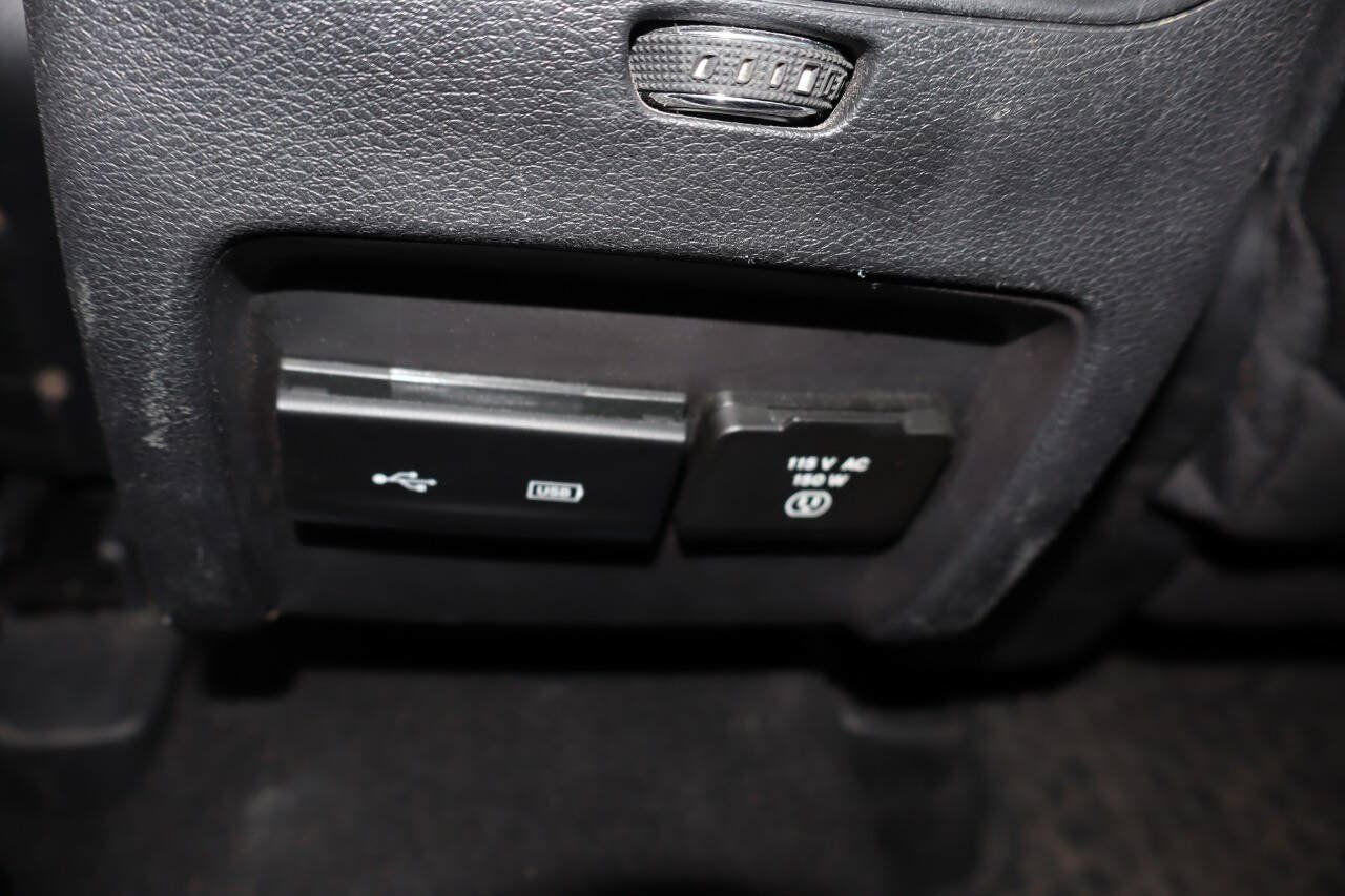 Used 2019 Jeep Cherokee Trailhawk w/ Cold Weather Group AWD/4WD image 14