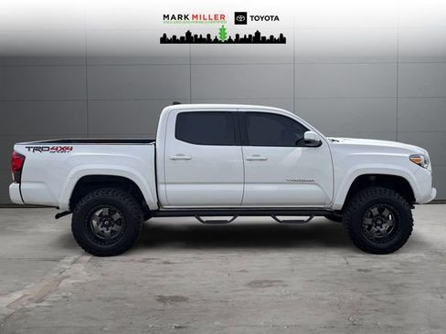 Used 2019 Toyota Tacoma TRD Sport w/ Technology Package image 6