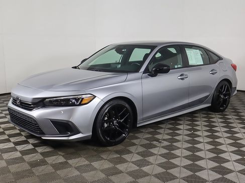 Used 2023 Honda Civic Sport image 5