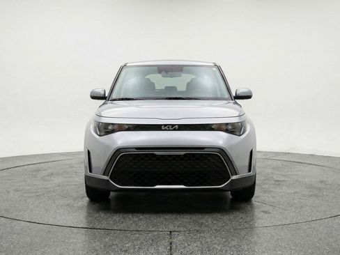 Used 2025 Kia Soul LX w/ LX Technology Package image 2
