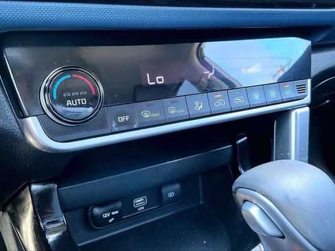 Used 2023 Kia Seltos S w/ Navigation Package FWD image 32